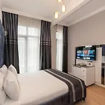 Hotel The Now